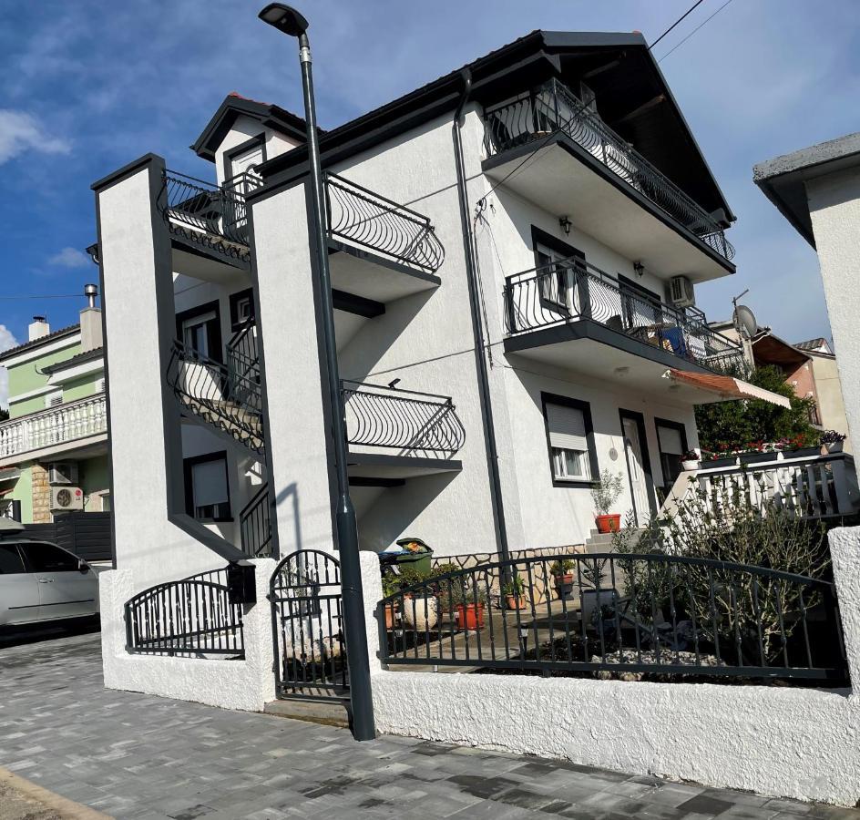 Apartments Kralj Zvonimir ヤドラニヴォ エクステリア 写真